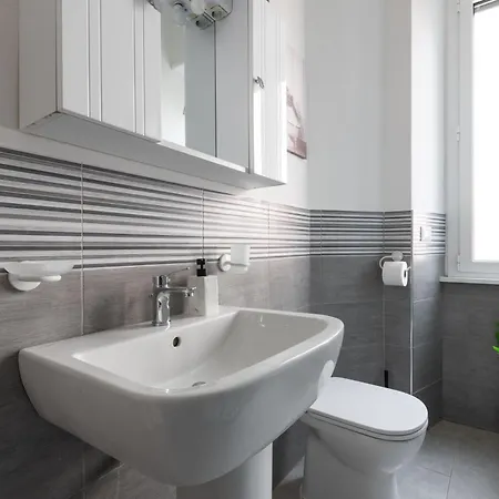 Dream House Re Di - 50mt To Metro Station, Position, 4pax, 2bdr *